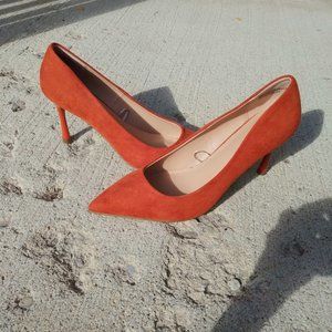 Express Suede Pumps